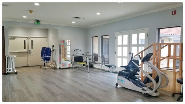 Photos of Lindsay Gardens Nursing & Rehabilitation Visalia, CA 